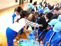 2年生おもちゃランドにご招待