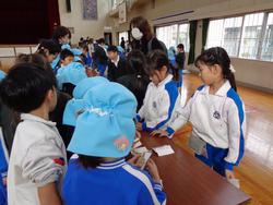 2年生おもちゃランドにご招待