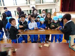 2年生おもちゃランドにご招待