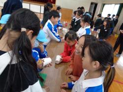 2年生おもちゃランドにご招待