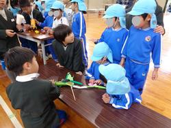 2年生おもちゃランドにご招待