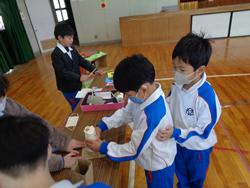 2年生のおもちゃランドに1年生をご招待