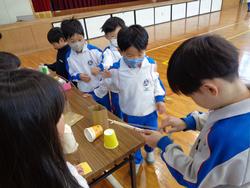 2年生のおもちゃランドに1年生をご招待