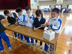 2年生のおもちゃランドに1年生をご招待