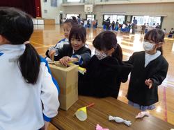 2年生のおもちゃランドに1年生をご招待