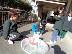 2年生のおもちゃランドに1年生をご招待