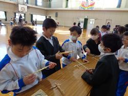 2年生のおもちゃランドに1年生をご招待