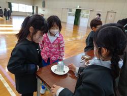 2年生のおもちゃランドに1年生をご招待