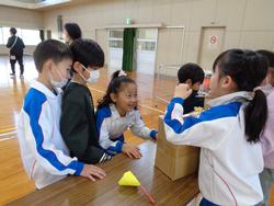 2年生のおもちゃランドに1年生をご招待