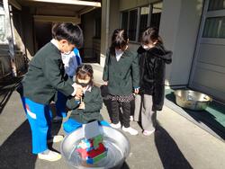 2年生のおもちゃランドに1年生をご招待