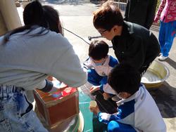 2年生のおもちゃランドに1年生をご招待