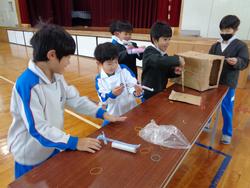 2年生のおもちゃランドに1年生をご招待