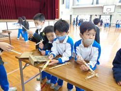 2年生のおもちゃランドに1年生をご招待