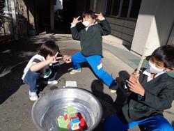 2年生のおもちゃランドに1年生をご招待