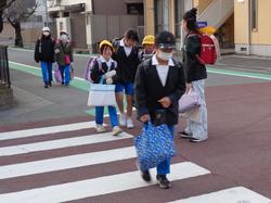 始業式の朝の登校の様子