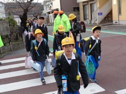 始業式の朝の登校の様子