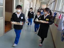 なかよし給食の様子