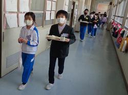 なかよし給食の様子