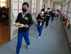 なかよし給食の様子