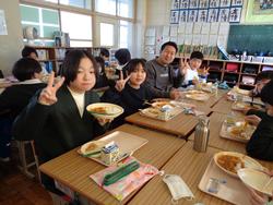 なかよし給食の様子