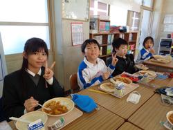 なかよし給食の様子