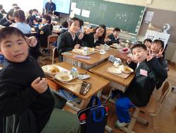 なかよし給食の様子