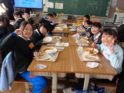 なかよし給食の様子