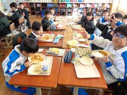 なかよし給食の様子