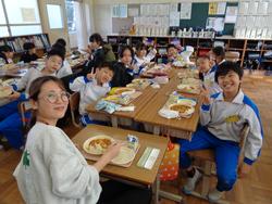 なかよし給食の様子