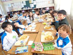 なかよし給食の様子