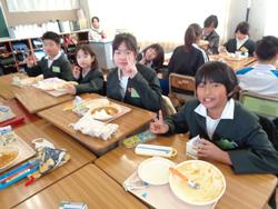 なかよし給食の様子