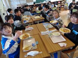 なかよし給食の様子