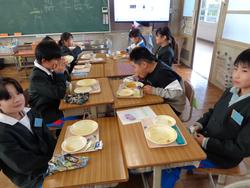 なかよし給食の様子
