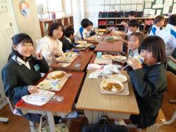 なかよし給食の様子