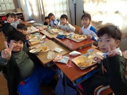 なかよし給食の様子
