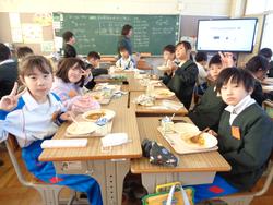 なかよし給食の様子