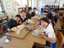 なかよし給食の様子