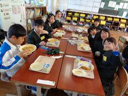 なかよし給食の様子