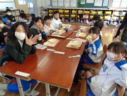 なかよし給食の様子