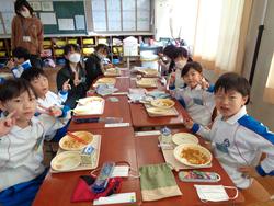 なかよし給食の様子