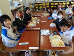 なかよし給食の様子