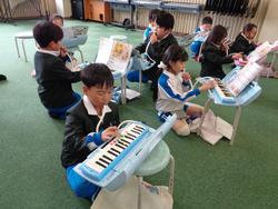 2年生音楽の授業