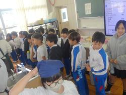 第6回クラブ活動（3年生見学）の様子