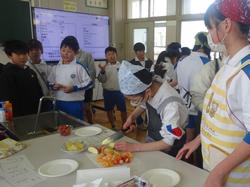 第6回クラブ活動（3年生見学）の様子