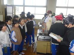 第6回クラブ活動（3年生見学）の様子