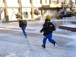 雪がいっぱい 大喜びの三樹っ子