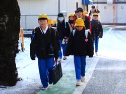 雪がいっぱい 大喜びの三樹っ子