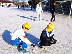 雪がいっぱい 大喜びの三樹っ子