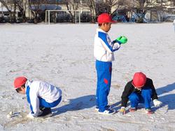 雪がいっぱい 大喜びの三樹っ子