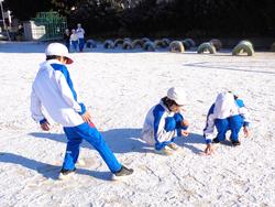 雪がいっぱい 大喜びの三樹っ子